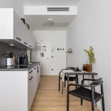 Ξενοδοχείο με διαμερίσματα Limehome Gillitzerstrasse Ροζενχάιμ