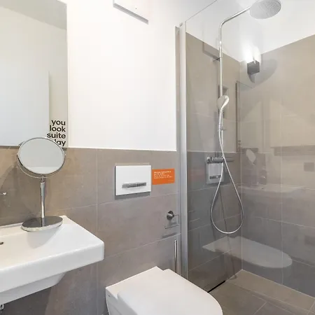 Limehome Gillitzerstrasse Розенхайм